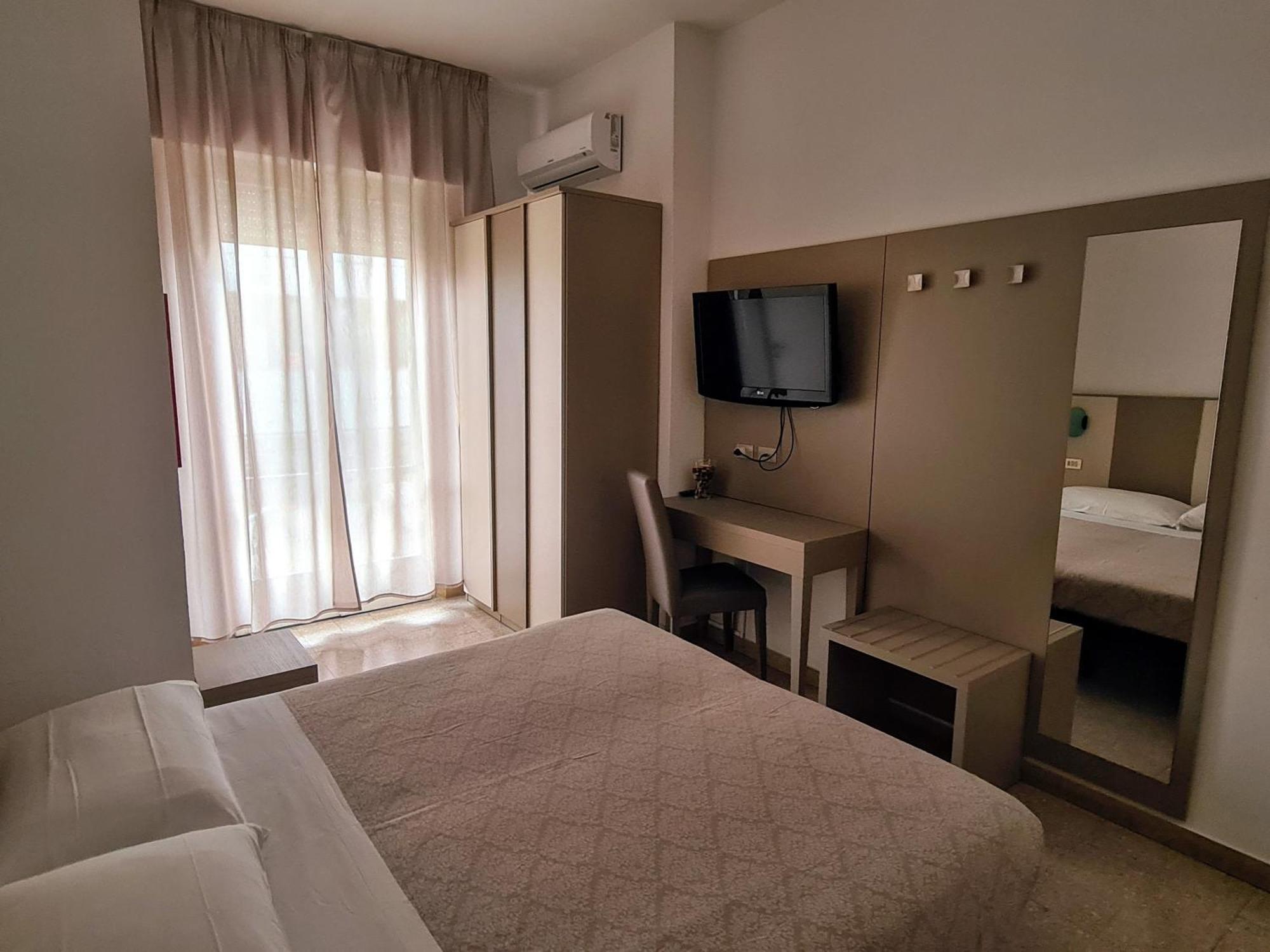 Hotel Camelia Rimini Esterno foto