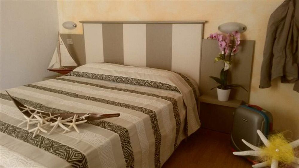 Hotel Camelia Rimini Esterno foto